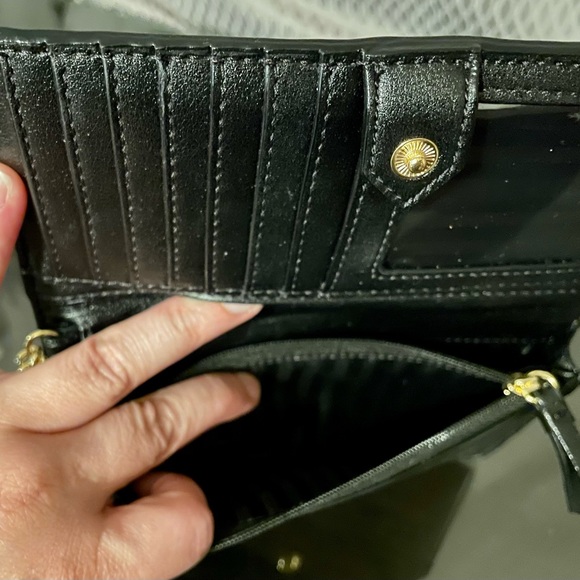 Victoria’s Secret Tech Wristlet Black/Gold NEW - Picture 6 of 8